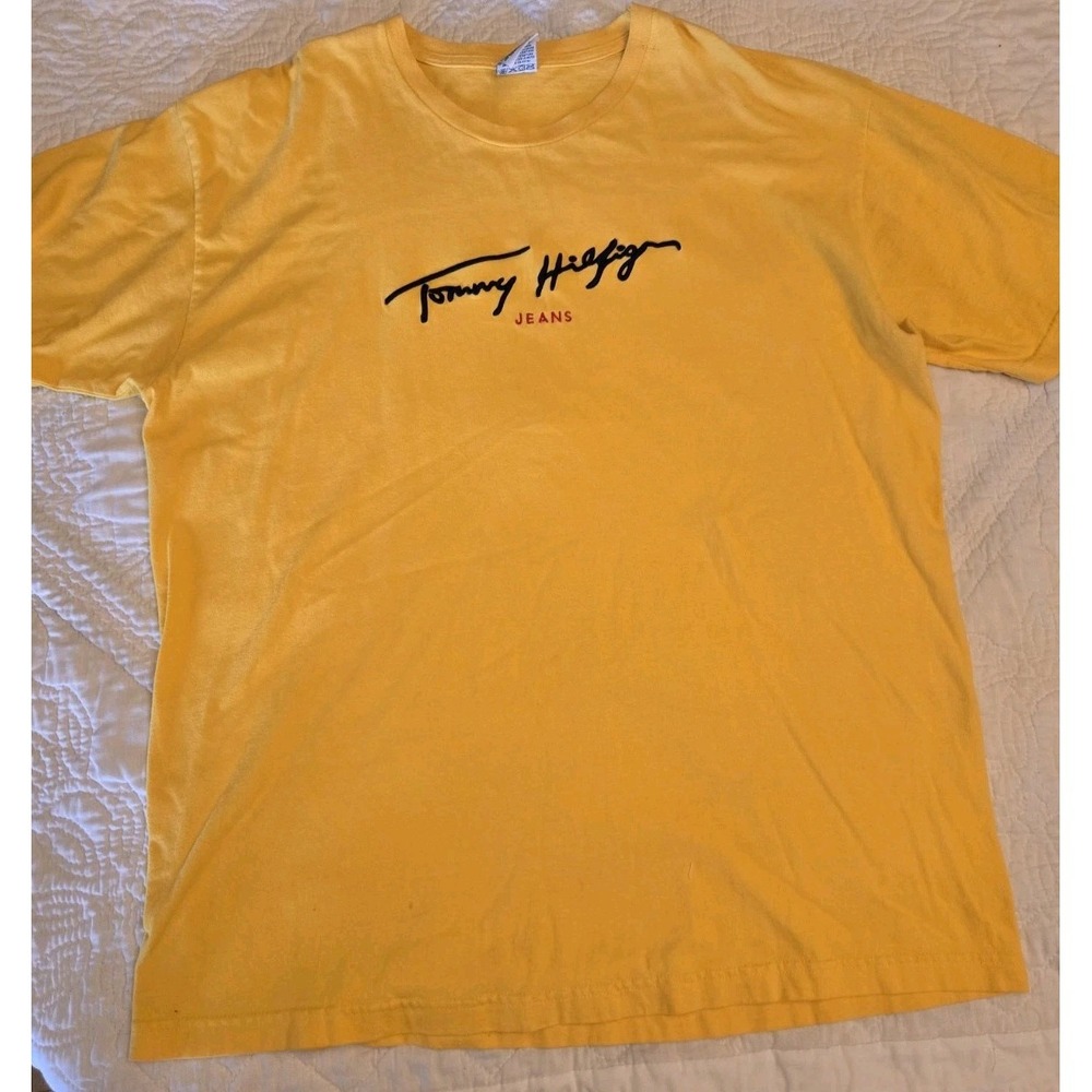 VTG Y2K Tommy Hilfiger Spell Out Stitched Logo Graphic T-Shirt Yellow Retro Sz L
